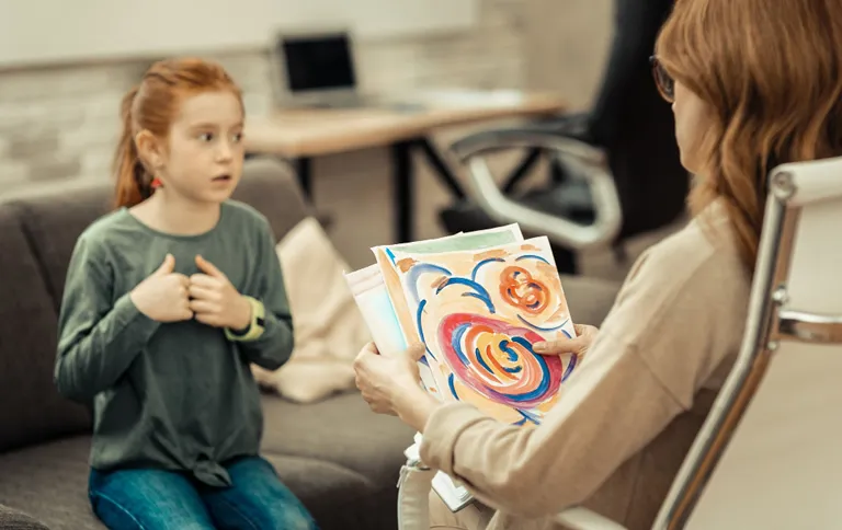 Çocuk ve Ergen Terapisi Ne Zaman Gerekir? Aileler İçin Rehber